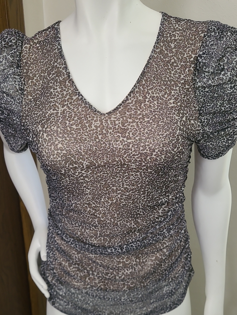 Cable & Gauge Sheer Leopard-Print V-Neck Puff Sleeve Top - Brown & Black